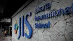 Setelah pemeriksaan selama 10 jam, guru Jakarta International School (JIS) Neil Bantleman dan Ferdinant Tjiong resmi ditahan pada Senin 14 Juli 2014 kemarin. Penahanan itu terkait dugaan pelecehan seksual di terhadap anak di bawah umur.