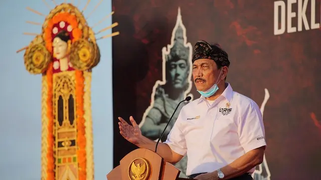 Menko Kemaritiman dan Investasi, Luhut Binsar Pandjaitan meresmikan Program Digitalisasi Pariwisata Berbasis Quick Response Code Indonesian Standard (QRIS). (Dok Kemenko Marves)