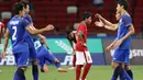 Ekspresi Evan Dimas Darmono setelah gawang Indonesia U-23 kembali kebobolan. (Bola.com/Arief Bagus)