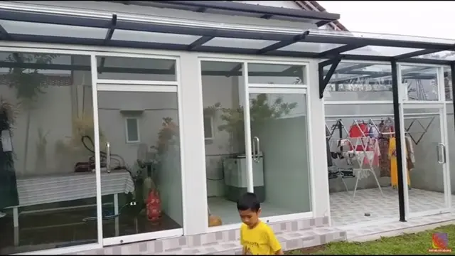7 Potret Rumah Mewah Bu Dendy, Minimalis Nan Elegan