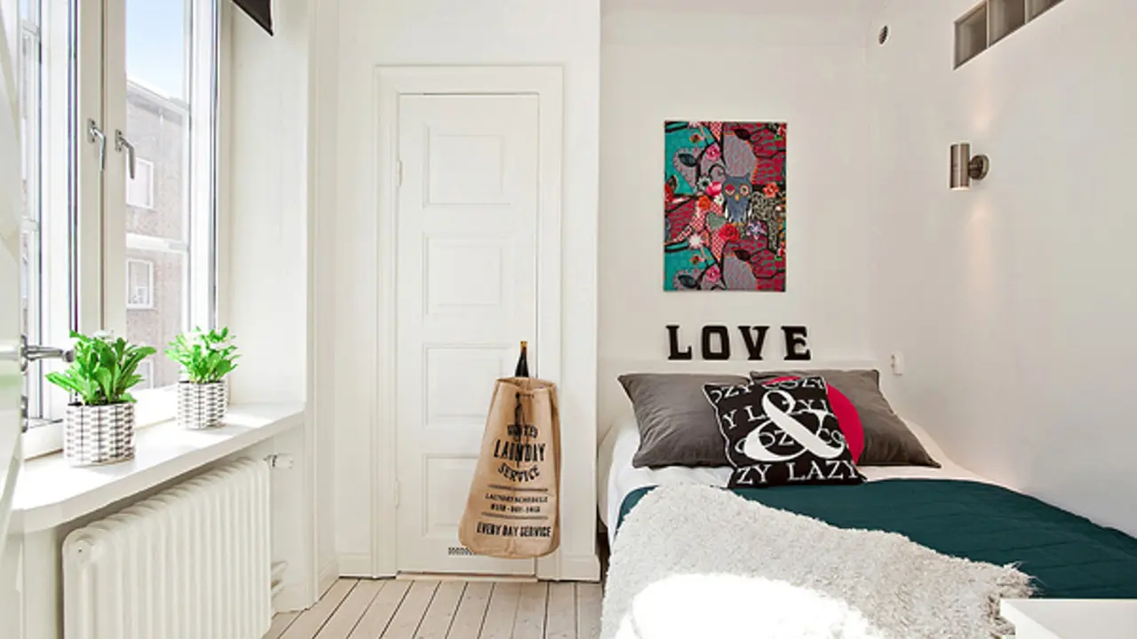Jangan Sedih Punya Kamar Sempit, Bikin Nyaman dengan 10 Tips Ini!