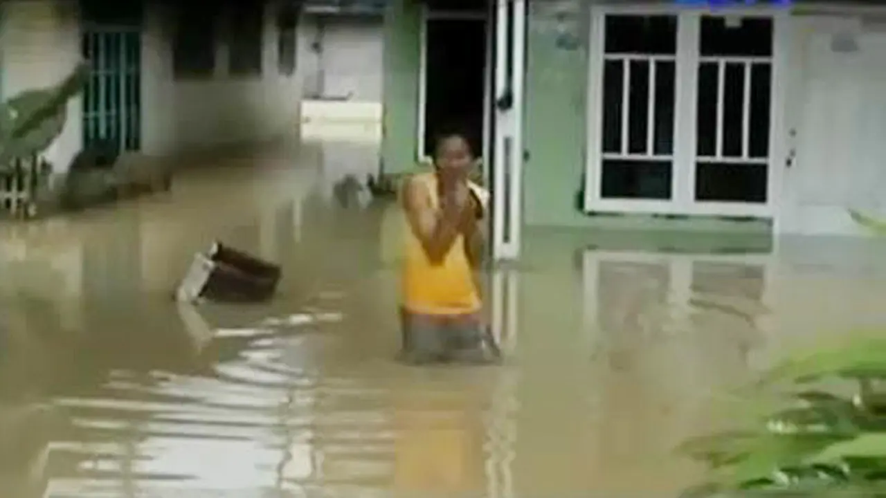 Banjir Mendadak Lumpuhkan Sejumlah wilayah Banten 