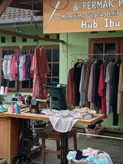 Ilustrasi Usaha Jasa Permak Pakaian/Gemini AI