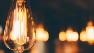 21 Oktober 1879: Eksperimen Thomas Edison Buktikan Bola Lampu Bisa Menyala 13,5 Jam