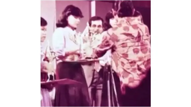 6 Potret Masa Muda Eva Manurung Ibunda Virgoun, Penyanyi Lawas Era 80-an