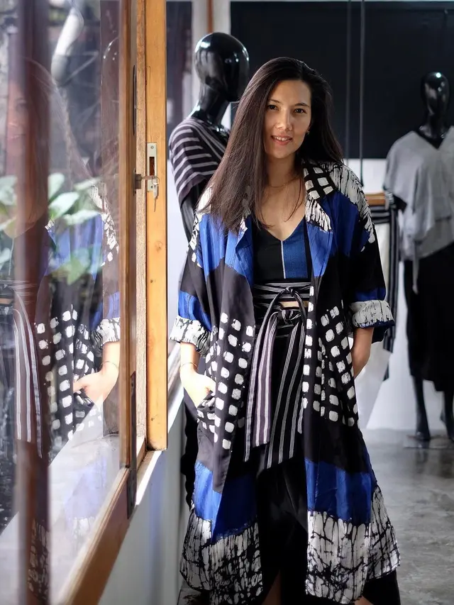 [Fimela] Potret cantik istri Eross Candra