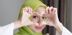 Media Malaysia mengabarkan Laudya Cynthia Bella dan Engku Emran akan menikah pertengahan bulan depan.