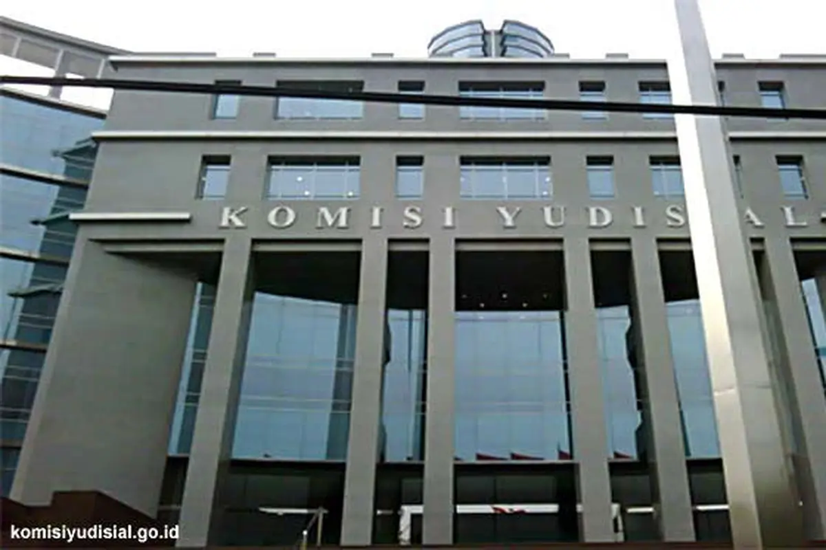 komisi-yudisial130516b.jpg