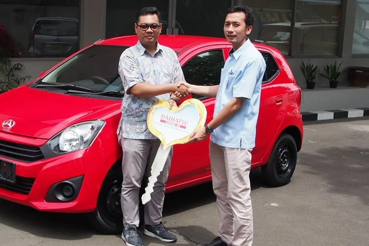 Sebagai apresiasi bagi konsumen pengguna Daihatsu Genuine Oil (DGO), pabrikan asal Jepang ini memberikan apresiasi kepada pelanggan melalui program Undian Asli Sejoli.