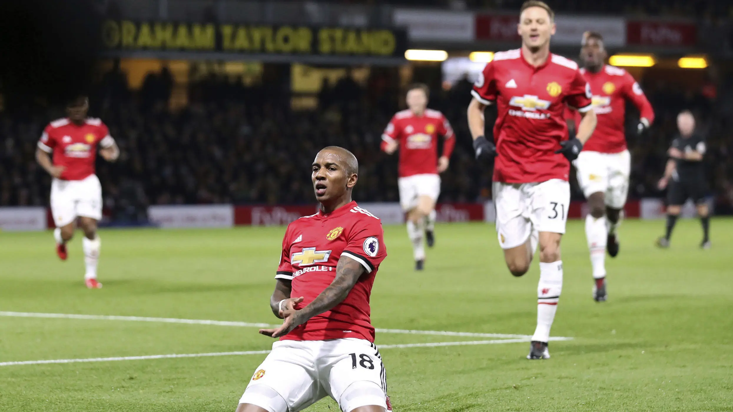 Gaya pemain Manchester United, Ashley Young usai membobol gawang Watford pada lanjutan Premier League di Vicarage Road stadium, Watford, (28/11/2017) (Andrew Matthews/PA via AP)