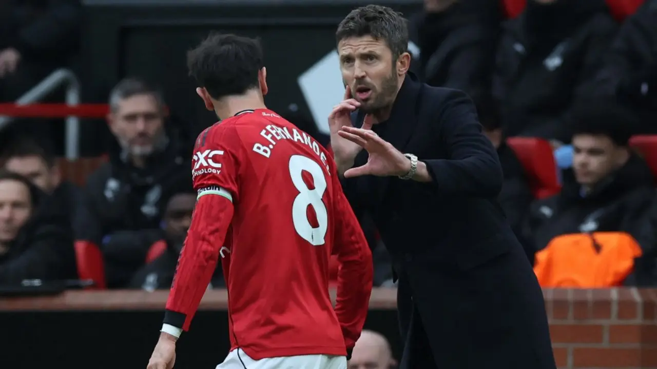 Michael Carrick, Bruno Fernandes