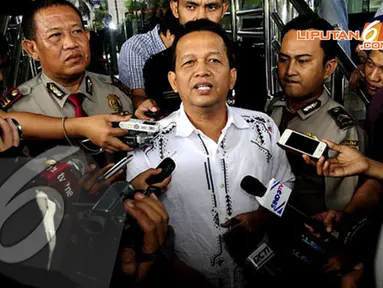 Mantan Ketua Umum PAN, Sutrisno Bachir datangi KPK, Rabu (16/4/2014) (Liputan6.com/Faisal R Syam).
