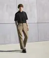 Setelah libur Lebaran, kini saatnya kamu bersiap kembali ke kantor dengan pikiran yang lebih fresh. Sebagai pilihan outfit yang simple, UNIQLO menghadirkan koleksi terbarunya bersama Theory untuk Spring/Summer 2022. Koleksi Spring/Summer 2022 ini menampilkan beragam pakaian modern dalam siluet rileks yang menyoroti aspek keserbagunaan dan kenyamanan. Inilah gaya LifeWear untuk kenyamanan sehari-hari. (UNIQLO)