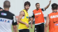 Ditawar Tottenham, Pato Pilih Bertahan di Brasil