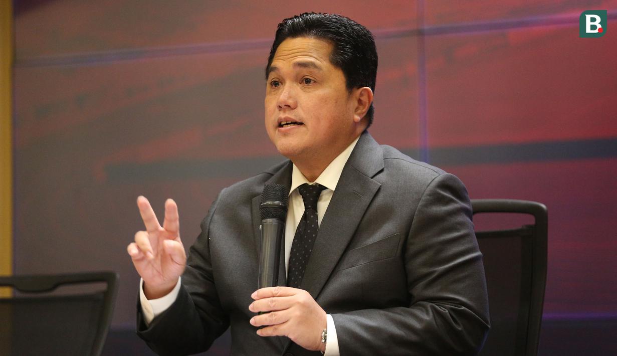 <p>Ketua Umum PSSI, Erick Thohir memberikan keterangan kepada wartawan saat konferensi pers pengumuman resmi FIFA Matchday antara Timnas Indonesia melawan Argentina di ruang media Stadion Utama Gelora Bung Karno (SUGBK), Jakarta, Rabu (24/05/2023). (Bola.com/Bagaskara Lazuardi)</p>