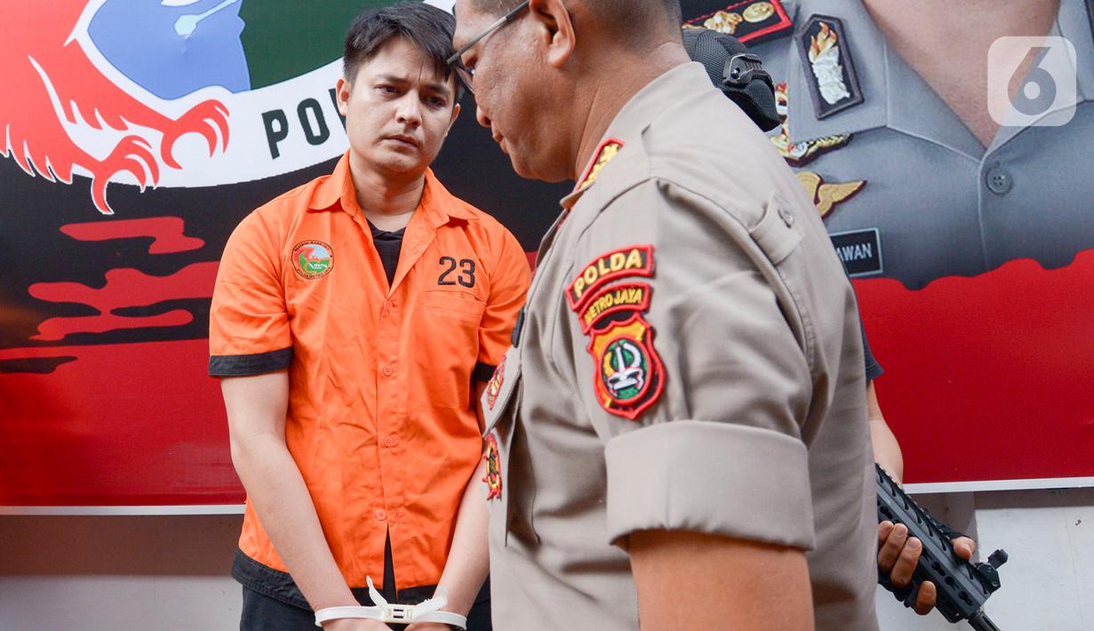 Foto Tersandung Kasus Narkoba Artis Aulia Farhan Berbaju Tahanan Showbiz Liputan6 Com