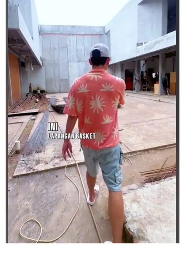7 Potret Proses Pembangunan Rumah Baru Denny Sumargo, Ada Lapangan Basket