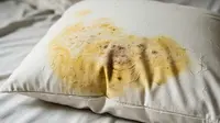 7 Penyebab Bantal Cepat Menguning dan Cara Cegahnya agar Tetap Bersih dan Awet