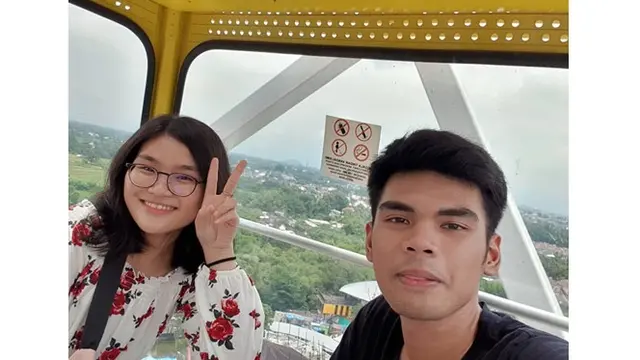 Sudah Punya Pacar, Ini 6 Momen Mesra Ojan 'Tatap Mata Saya' dengan Kekasih