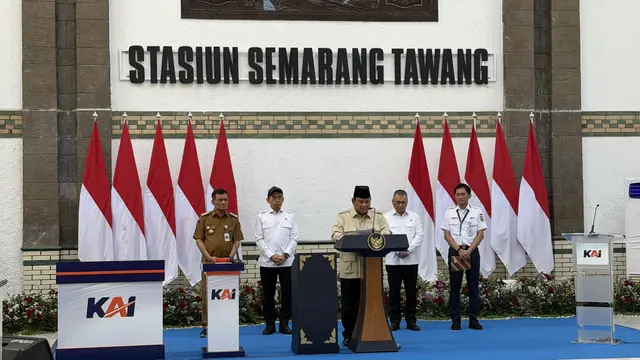 Presiden Prabowo Subianto meresmikan hasil renovasi tahap pertama bangunan cagar budaya Stasiun Semarang Tawang, Jawa Tengah (30/7/2026).