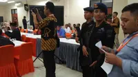 Rapat Pleno hari terakhir KPU Banten diwarnai interupsi. (Liputan6.com/Yandhi Deslatama)