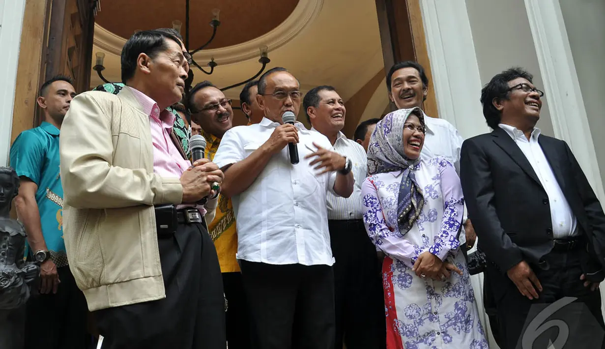 Menurut Ical tak ada pembahasan istimewa dalam pertemuan tersebut. Hanya obrolan ringan saja, Jakarta, Senin (25/08/2014) (Liputan6.com/Miftahul Hayat)