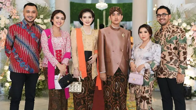 Pesona Ayu Selvi Ananda Bersinar Bak Bintang di Tingkeban Erina Gudono