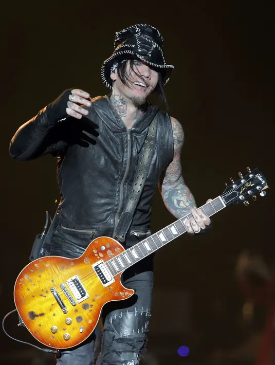 Band ini memang sering gonta ganti personel. Bahkan, baru-baru ini, gitarisnya, Bumblefoot dan DJ Ashba, dilaporkan hengkang. Sejak perpecahan pada 1990an, GnR dengan line up saat ini baru merilis satu album Chinese Democracy pada 2008. (Bintang/EPA)