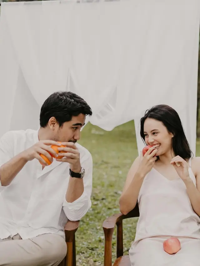 6 Potret Mesra Anggika Bolsterli dan Kekasih, Disebut Prewedding Oleh Netizen
