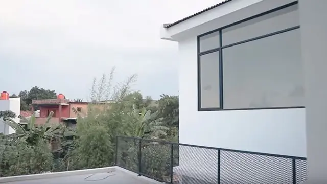 6 Potret Rumah Caesar Hito, Minimalis Serba Putih dengan Tiga Lantai