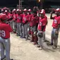 Timnas softball Indonesia U-19 setelah mengalahkan Filipina pada Kejuaraan Asia di Hong Kong, Rabu (1/11/2017). (Liputan6.com/Ahmad Akbar Fua)