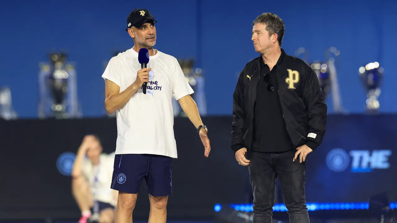 Pep Guardiola (Kiri) dan Noel Gallagher (Kanan)