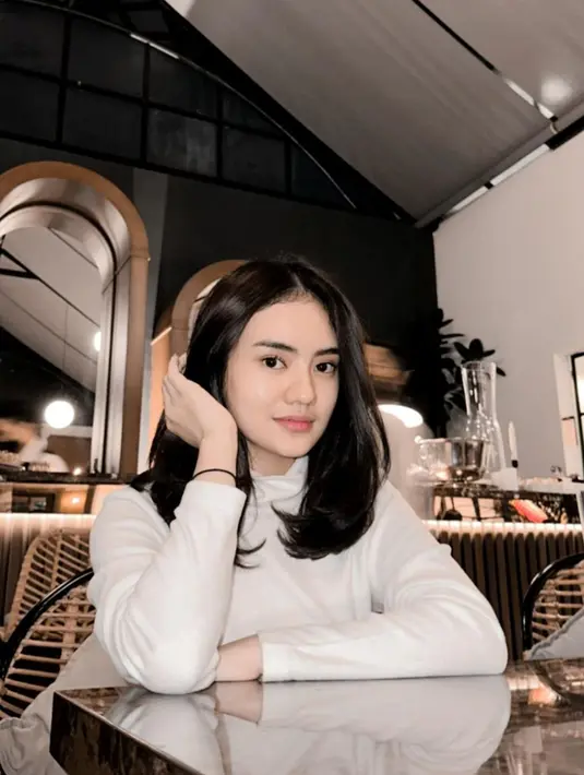 Salah satu potret cantik Janis Kareem Aneira yang dibagikan melalui postingan di Instagram pribadinya. (FOTO: instagram.com/janisaneira/)