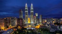 Menikmati Pesona Malam di Kota Malaysia