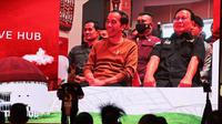 Menteri Pertahanan Prabowo Subianto mendampingi Presiden Joko Widodo (Jokowi) untuk meresmikan Gedung Papua Youth Creative Hub (PYCH) dan peluncuran produk-produk kreatifitas di Abepura, Kota Jayapura, Selasa (21/3). Selain Prabowo, Jokowi turut didampingi Kepala BIN Budi Gunawan (Istimewa)