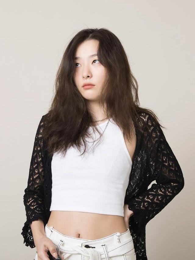 Tips Tampil Stylish dengan Cardigan ala Seleb Korea