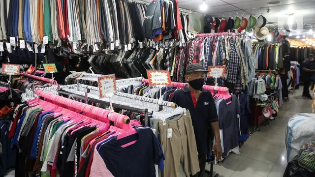Bisnis Pakaian Bekas Masih Digandrungi Meski Dilarang Pemerintah