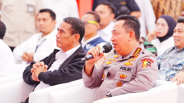 Kapolri dan Mentan Tinjau Gudang Bulog Tanete