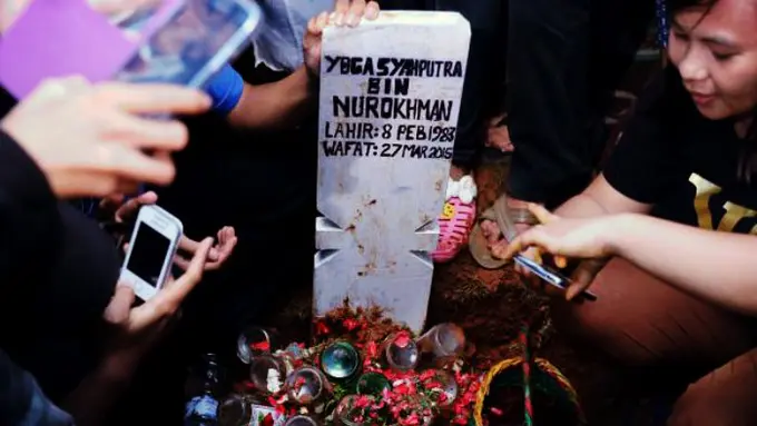 Makam Olga Syahputra