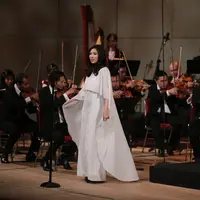 "Yang nggak bisa dilupain sih reuniannya sih, karena kan itu jarang dan pak AVip salah satu orang yang berpengaruh dalam perjalanan musik aku," pungkas Isyana Sarasvati. (Adrian Putra/Bintang.com)