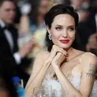 Angelina Jolie sudah miliki 6 anak namun masih miliki banyak cinta untuk dibagi. (Christopher Polk / GETTY IMAGES NORTH AMERICA / AFP)