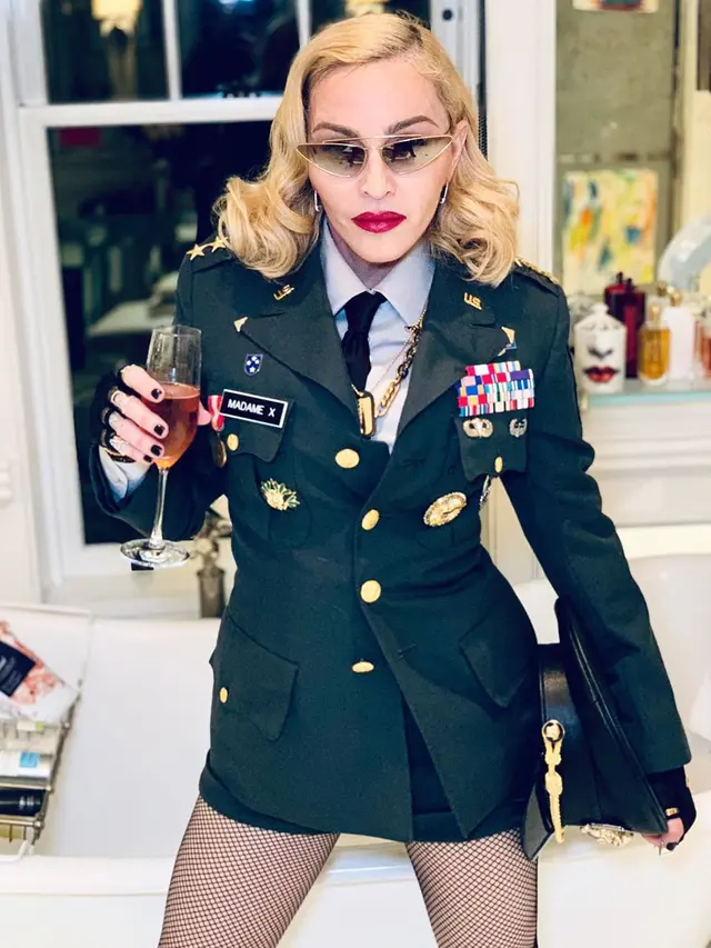 Ulang Tahun Ke 60, Pesona Madonna Sebagai Influencer Fashion Tak Lekang Waktu