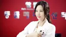 Saat bermain drama Dr. Romantic, Seohyun SNSD berperan jadi seorang dokter. Kira-kira kalau dokternya secantik Seohyun, pasti ia kebanjiran pasien laki-laki. (Foto: koreaboo.com)