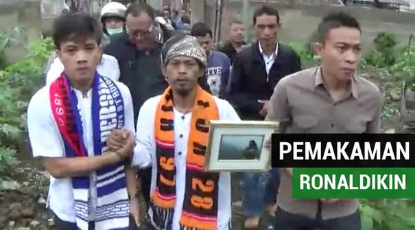 Suporter sepak bola Indonesia, Ronaldikin atau yang bernama asli Sodikin, dimakamkan pada Rabu (23/1/2019).