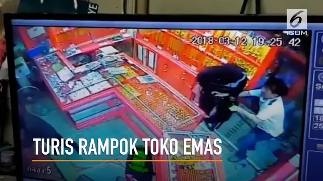 Rekaman aksi perampokan toko emas yang dilakukan oleh seorang turis dan pasangannya beredar di medsos.