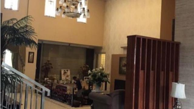 Garasi Muat 9 Mobil, Ini 7 Potret Rumah Mewah Andre Taulany yang Dijual
