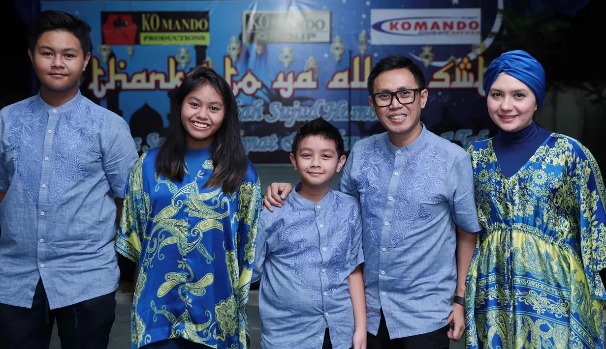 Untuk bulan Ramadan ini, suami Viona Rosalina itu ingin berbagi secara langsung dengan anak-anak yatim. Acara santunan diberikan langsung di kantor Ekomando, kawasan Cipinang, Jakarta Timur. (Deki Prayoga/Bintang.com)