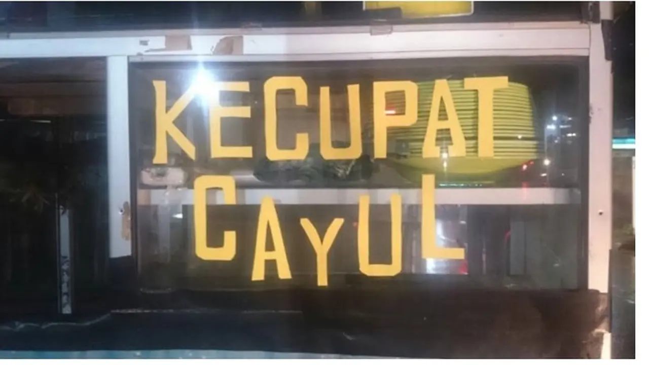 6 Tulisan  Sok Imut di Gerobak Jualan Ini Bikin Ketawa Geli