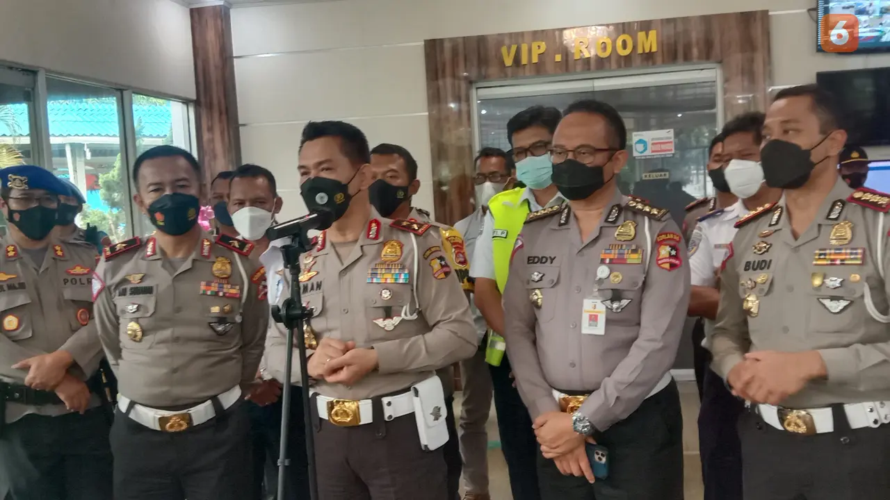 Kakorlantas Polri, Irjen Pol Firman Santyabudi, Mengecek Jalur Mudik Dari Jakarta Hingga Pelabuhan Merak. (Rabu, 30/03/2022). (Liputan6.com/Yandhi Deslatama).