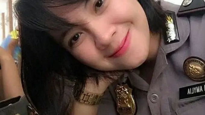 Wow, Ini Tugas Bela Negara Polwan Cantik di Bandung!